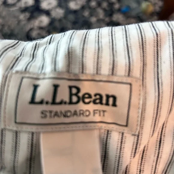 L.L. Bean Standard Fit Men’s Cords.size 42W/32IN